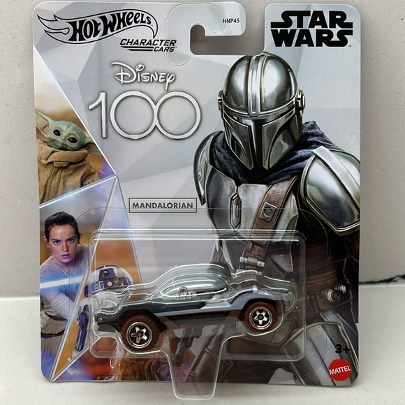 Hot Wheels Disney 100 Yoda and Mandalorian Cars - Picture 3 of 6